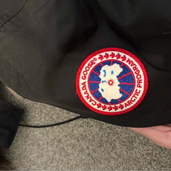 Canada Goose Woman’s Black Puffer Jacket - Picture 6 of 7